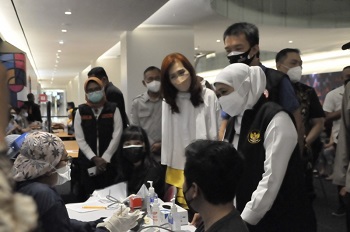 Gubernur Jatim : Percepatan Program Vaksinasi Bisa Libatkan Semua Elemen