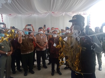 Bupati Mathius Resmikan Rumah Pengolahan Tepung Sagu Hele Wabhouw di Sereh Tua