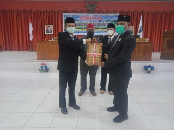 Sidang Paripurna, Wabup Jayapura Sampaikan Nota Keuangan Perubahan APBD 2021 DPRD Mulai Bahas Raperda Perubahan APBD Tahun Anggaran 2021