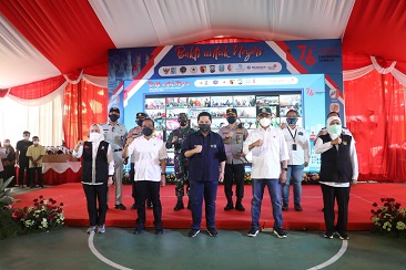 Tiga Menteri Negara Bersama Gubernur Khofifah Tinjau Vaksinasi di Bojonegoro
