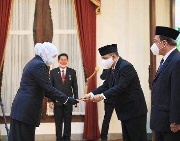 Gubernur Khofifah Minta Perhatikan Anak Yatim Piatu Terdampak Covid-19 dan Unregistered People Di Jatim