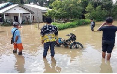 Banjir Desa Sukamana Mulai Surut, Warga Diminta Tetap Waspada