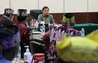 BERTEMU TOKOH ADAT KALIMANTAN, BAPPENAS BAHAS PELIBATAN MASYARAKAT LOKAL IKN