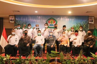 Tingkatkan Produktivitas, Gubernur Jatim Minta Petani Tebu dan Pabrik Gula Jalin Konsolidasi