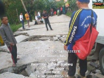 Gerakan Tanah Sebabkan Tujuh Rumah Warga Bogor Rusak Berat