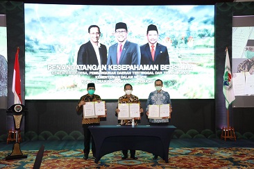 Kemendagri, Kemendikbud dan Kemendes PDTT Tandatangani Nota Kesepahaman Pembinaan Penyelenggaraan dan Pembangunan Desa, Daerah Tertinggal, dan Kawasan Transmigrasi