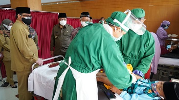 Dinas Sosial Gelar Khitanan Massal Bagi Masyarakat Penyandang Masalah Kesejahteraan Sosial (PMKS)