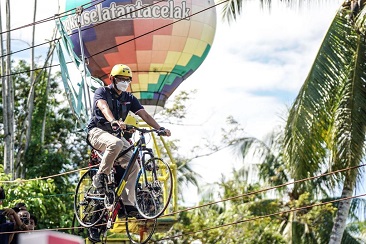 Menparekraf Dorong Percepatan Vaksinasi Bagi Pelaku Parekraf di Sumatra Barat