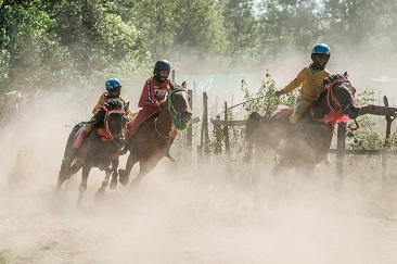 Menparekraf Dukung Pacuan Kuda Bima Jadi Event Skala Nasional