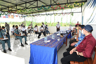 Kunjungi SMK di Kota Sorong, Mendikbud Tekankan Pentingnya Kerja Sama Berkelanjutan dengan Industri