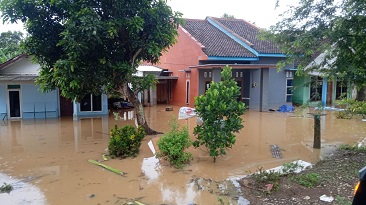 Banjir Berangsur-angsur Surut, Sebagian Besar Penyintas Memutuskan Kembali ke Rumah