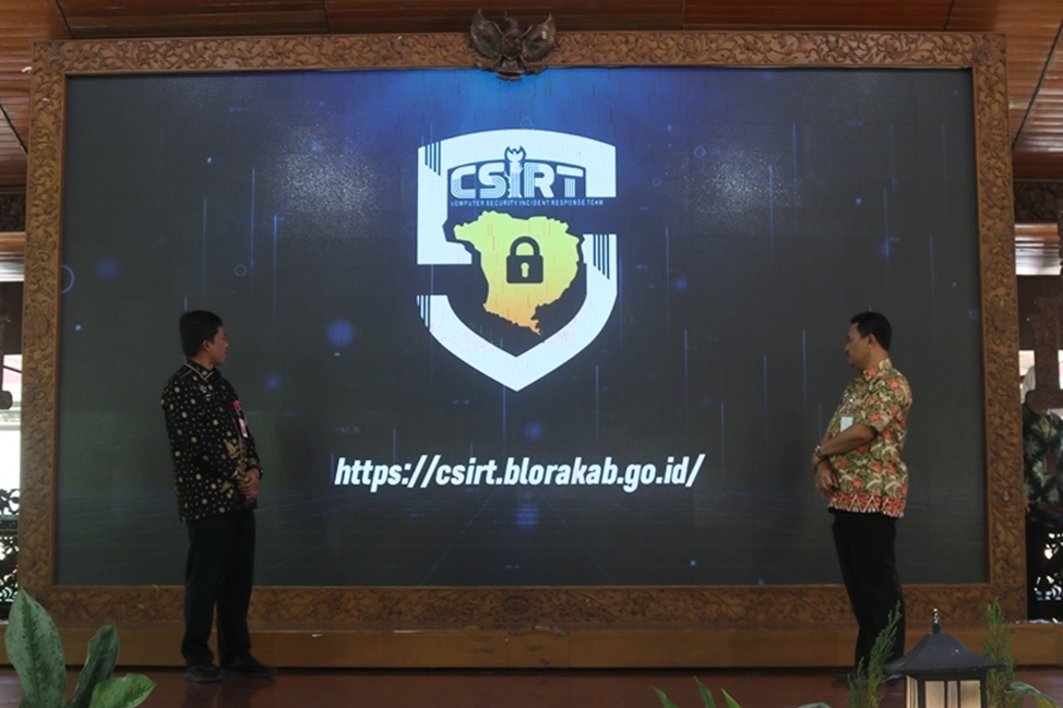 NEKAT BUKA DI BULAN PUASA, 5 KAFE KARAOKE DI TODANAN BLORA DISEGEL