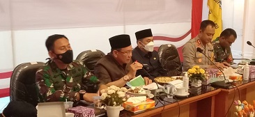 Bupati dan Wabup Kotabaru Ikuti Rakor Evaluasi PPKM Micro Secara Virtual