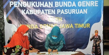 Dikukuhkan, Bunda Genre Kabupaten Pasuruan, Ny Lulis Irsyad Yusuf Tegaskan Pernikahan Dini Punya Resiko Tak Main-Main