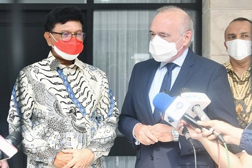 Terima Dubes Prancis, Menkominfo Bahas Perkembangan Kerja Sama Pembangunan Infrastruktur TIK