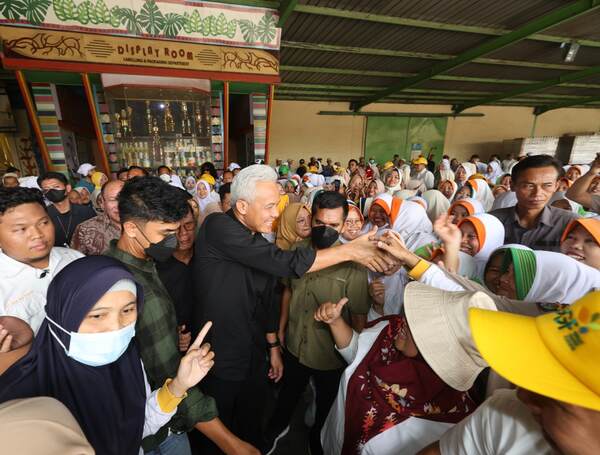 Ribuan Karyawan GGP Serbu Ganjar: Sosok Ganteng Menginspirasi Banyak Orang