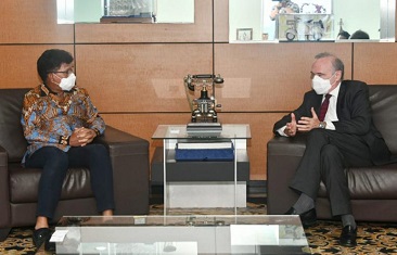Tindak Lanjuti Kerja Sama Indonesia-Prancis, Menkominfo Bahas Perkembangan Tiga Proyek Strategis