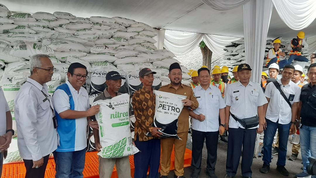 JAGA KETERSEDIAAN PUPUK PETANI GRESIK, PUPUK INDONESIA GELAR GEBYAR DISKON PUPUK 2024