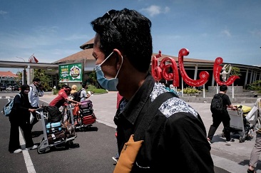 Cegah Omicron dan Geliatkan Ekonomi Dalam Negeri, Pemerintah Imbau Masyarakat Tidak Lakukan Perjalanan ke Luar Negeri