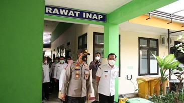 Antisipasi Lonjakan Covid-19 Varian Omicron, Wabup Ngawi Tinjau Sarpras Isoter