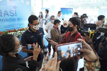 Menparekraf Kick off Program Vaksinasi Bagi Pelaku Ekraf di Jakarta