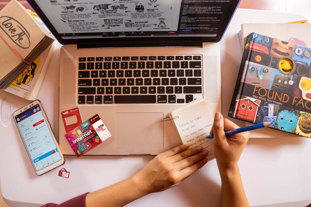 Kebijakan Bantuan Kuota Data Internet Dinilai Tepat dan Membantu 