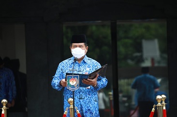 Pada Peringatan Hari Pahlawan, Plt. Sekjen Kemendagri Sampaikan Amanat Mensos