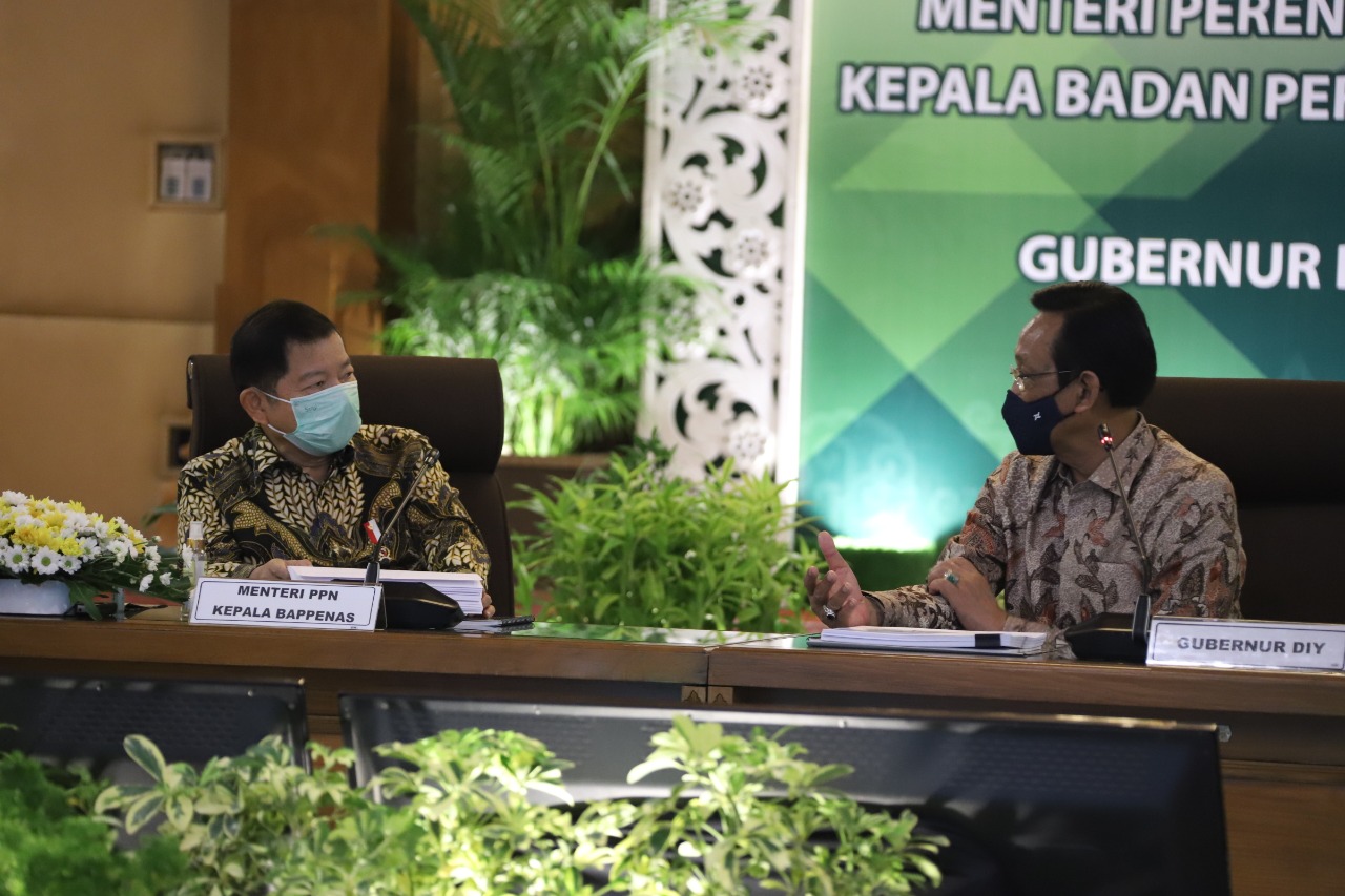 MENTERI SUHARSO TEMUI GUBERNUR DIY BAHAS PEMULIHAN EKONOMI  DI YOGYAKARTA