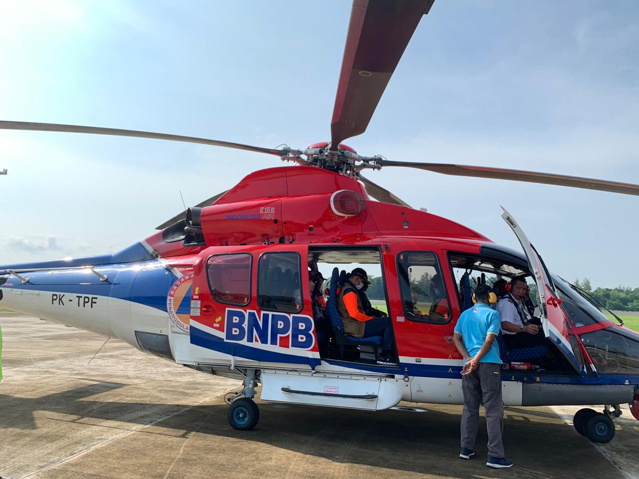 Kepala BNPB Tinjau Gunung Merapi dari Udara
