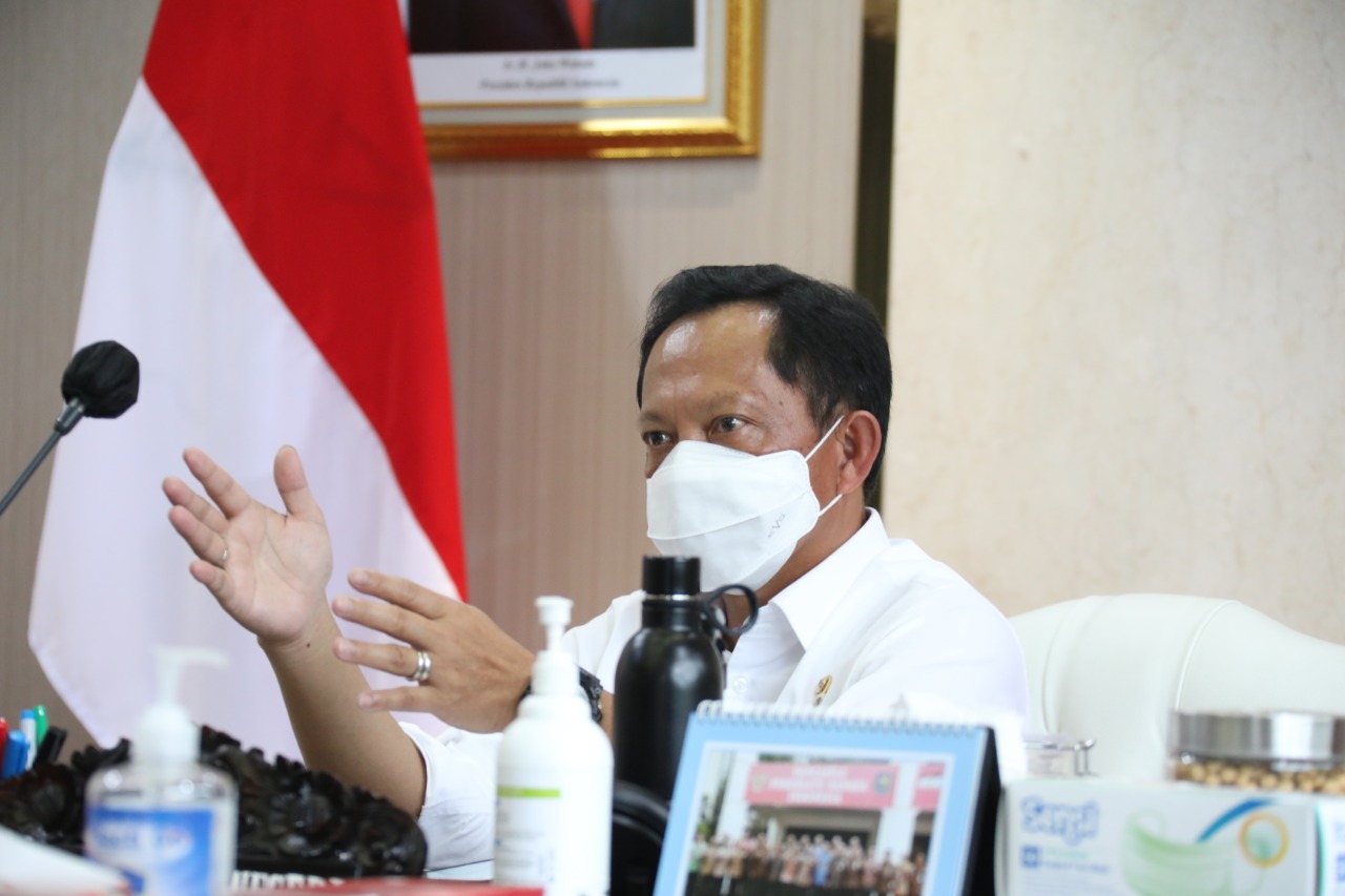 Mendagri Arahkan Kepala Daerah untuk Konsisten Tegakkan Prokes Covid-19 dan Perhatikan Pemulihan Ekonomi