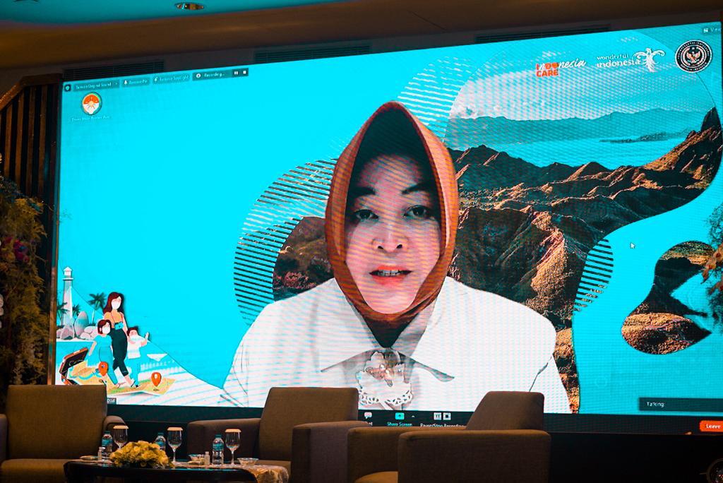 Kunjungi Sulawesi Utara, Mendagri Bersama Ketua Umum TP PKK Masifkan Sosialisasi Disiplin Prokes