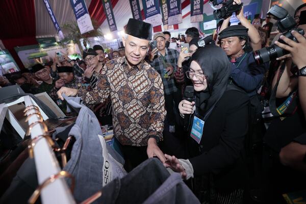 Callista, Perancang Baju Konser Billie Eilish Girang saat Karyanya Diborong Ganjar