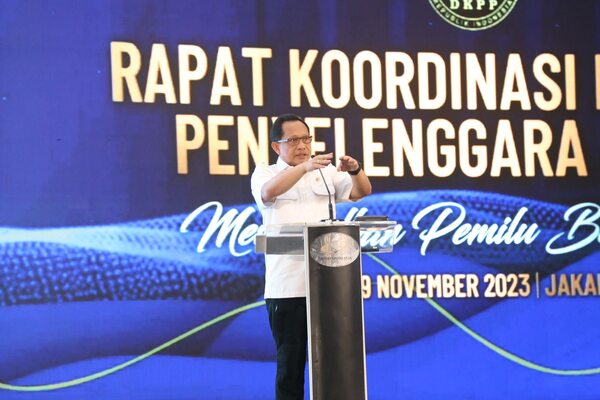 Hadiri Rakornas DKPP, Mendagri Ungkap 4 Indikator Keberhasilan Pemilu Serentak 2024