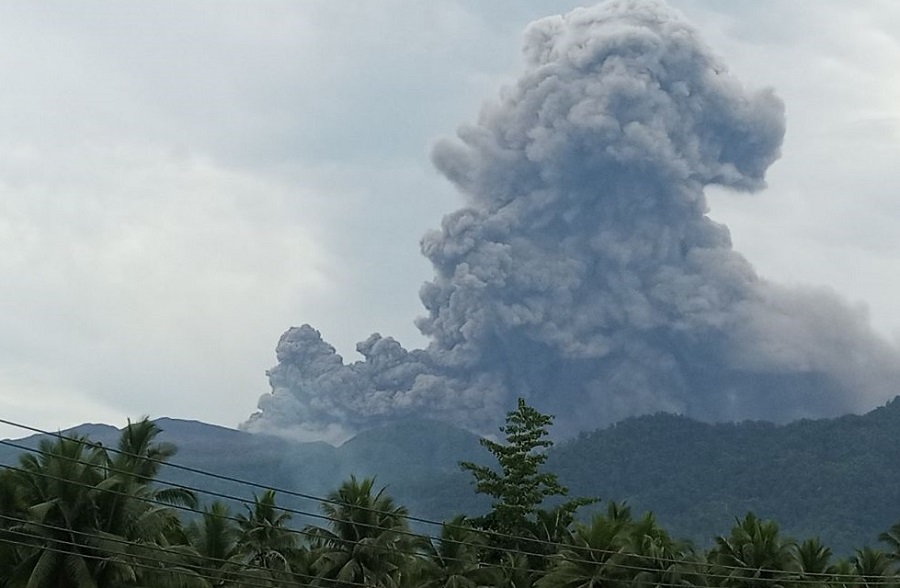 Gunungapi Dukono Erupsi, Tinggi Kolom Letusan Capai 1.900 Meter