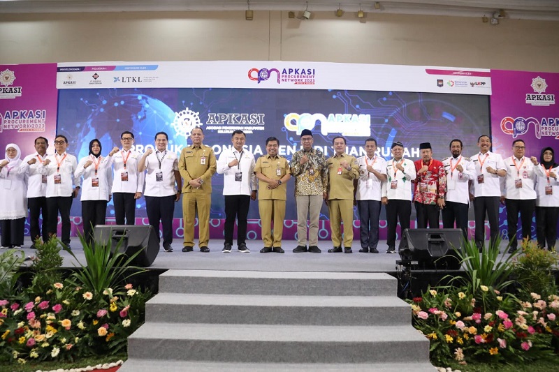 Sekjen Kemendagri Minta Apkasi Ajak Daerah Utamakan Belanja APBD untuk Produk Dalam Negeri