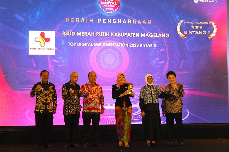 KEREN! RSUD MERAH PUTIH RAIH 2 PENGHARGAAN DI AJANG TOP DIGITAL AWARD 2023