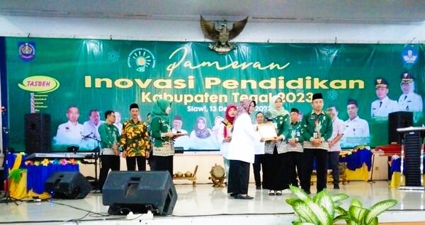 Bupati Tegal Apresiasi Pameran Inovasi Pendidikan Kabupaten Tegal 2023