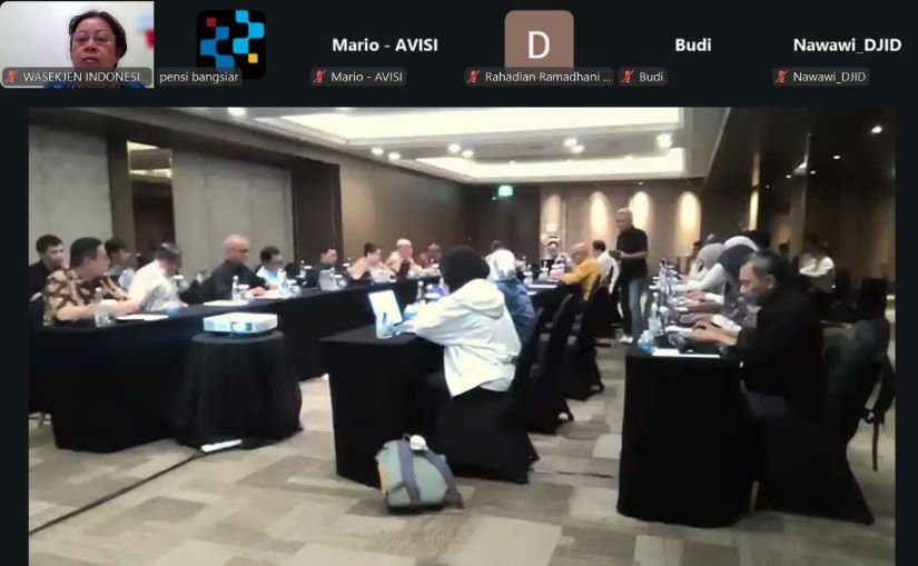 DAERAH WAJIB MEMBENTUK RADIO PUBLIK LOKAL