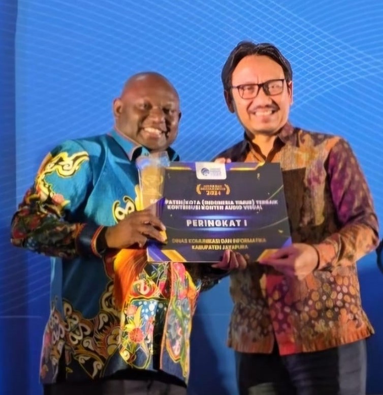 KABUPATEN JAYAPURA RAIH PENGHARGAAN AMC 2024 DARI KOMINFO RI