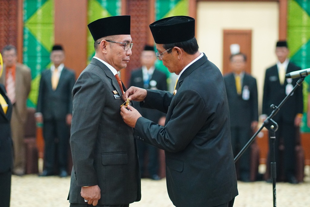 AKHMAD FYDAYEEN DIKUKUHKAN SEBAGAI PENJABAT SEMENTARA BUPATI BANJAR