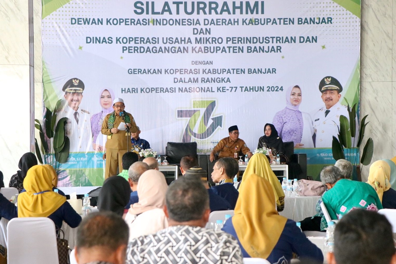 ENAM KOPERASI BERPRESTASI DI KABUPATEN BANJAR RAIH PENGHARGAAN