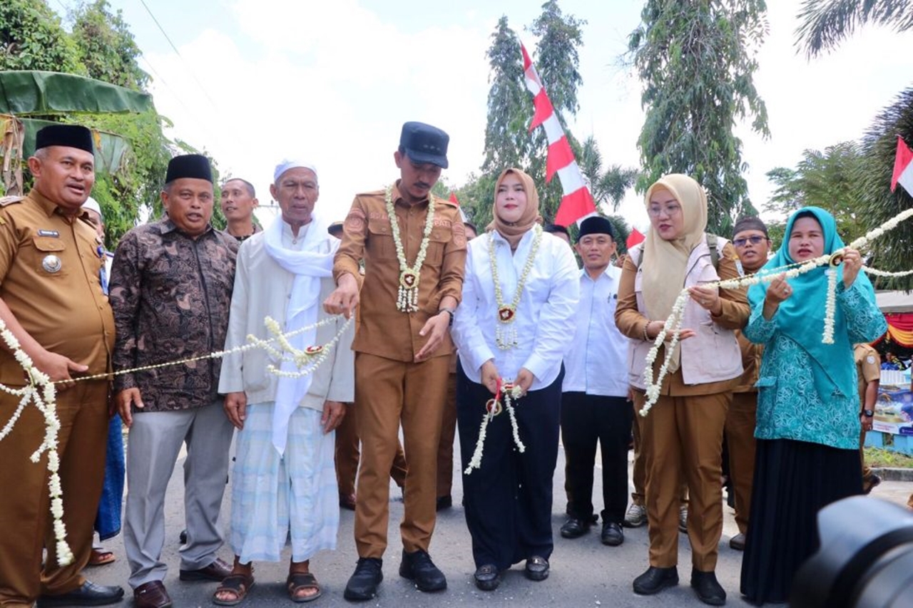 HADIRI SYUKURAN, BUPATI BANJAR MINTA WARGA UNTUK PELIHARA JALAN