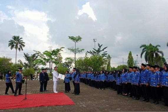 BUPATI BATANGHARI PIMPIN PENGAMBILAN SUMPAH DAN PENYERAHAN SK UNTUK PPPK 2023