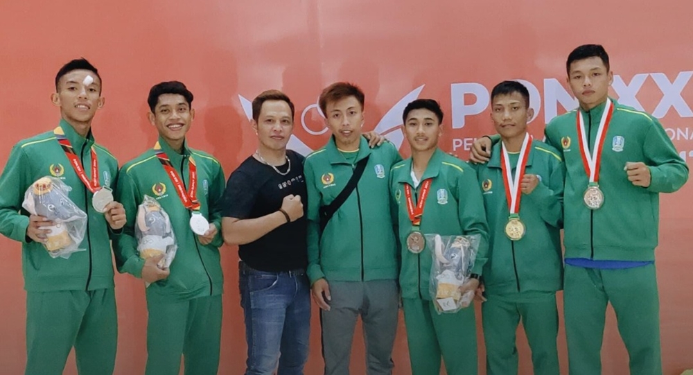 4 ATLET MUAYTHAI KABUPATEN BLITAR RAIH MEDALI DI PON XXI 2024