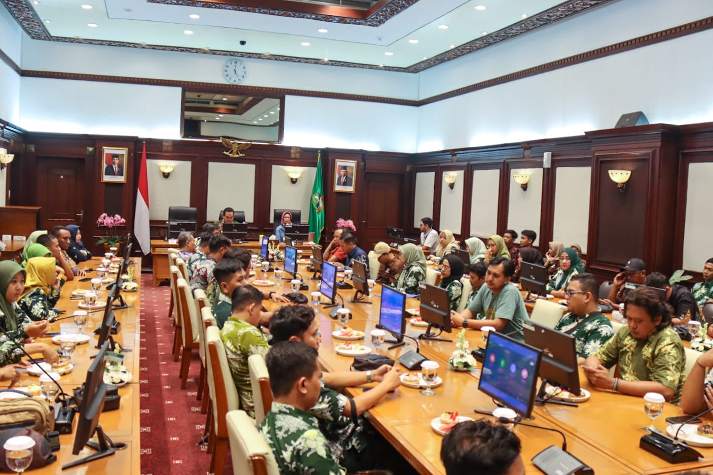 TARGETKAN PENGELOLAAN MEDSOS OPD BERKUALITAS, BLORA BELAJAR KE SUMEDANG DAN PEMPROV JABAR