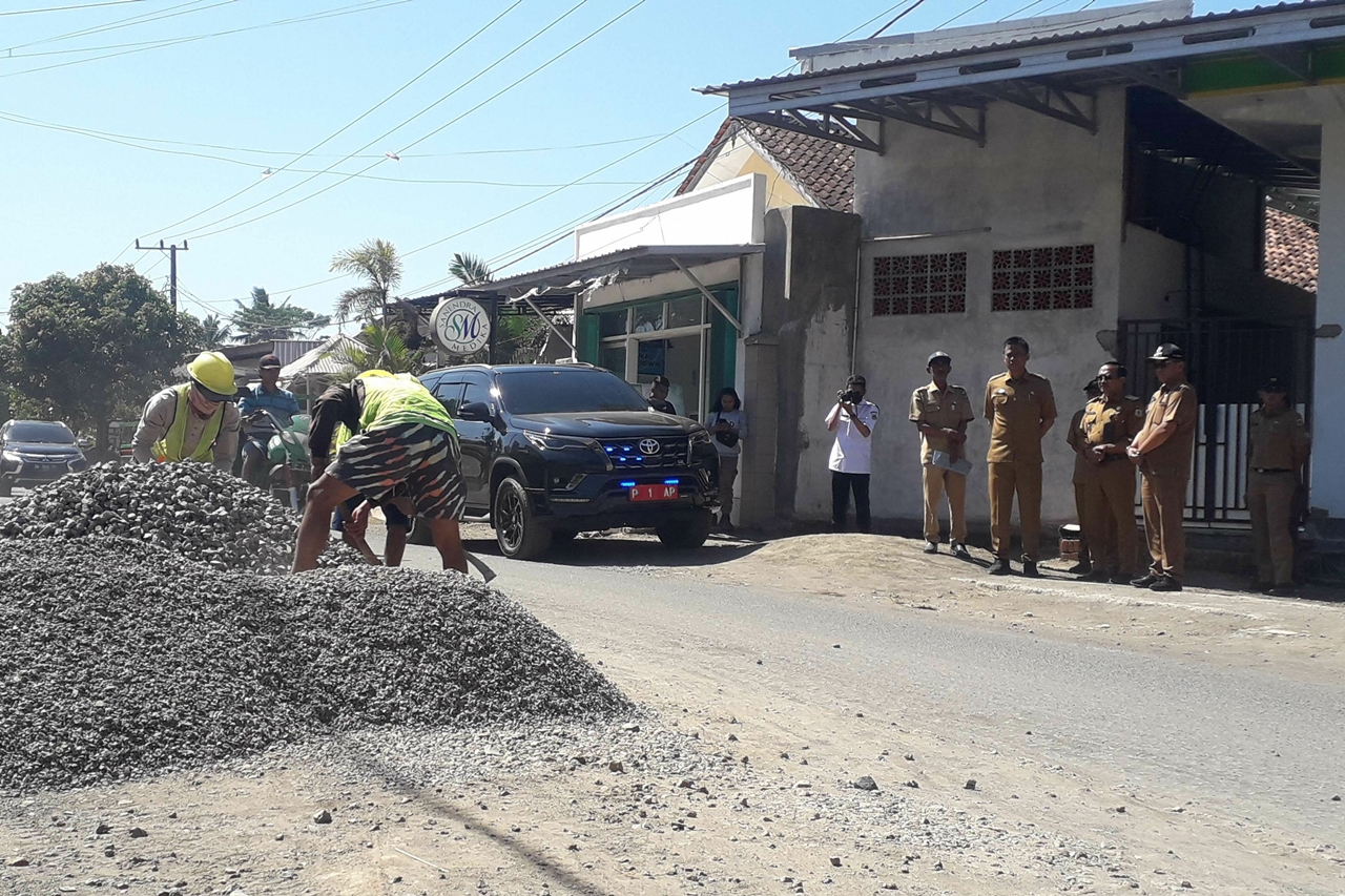 PEMKAB BONDOWOSO REALISASIKAN PERBAIKAN JALAN