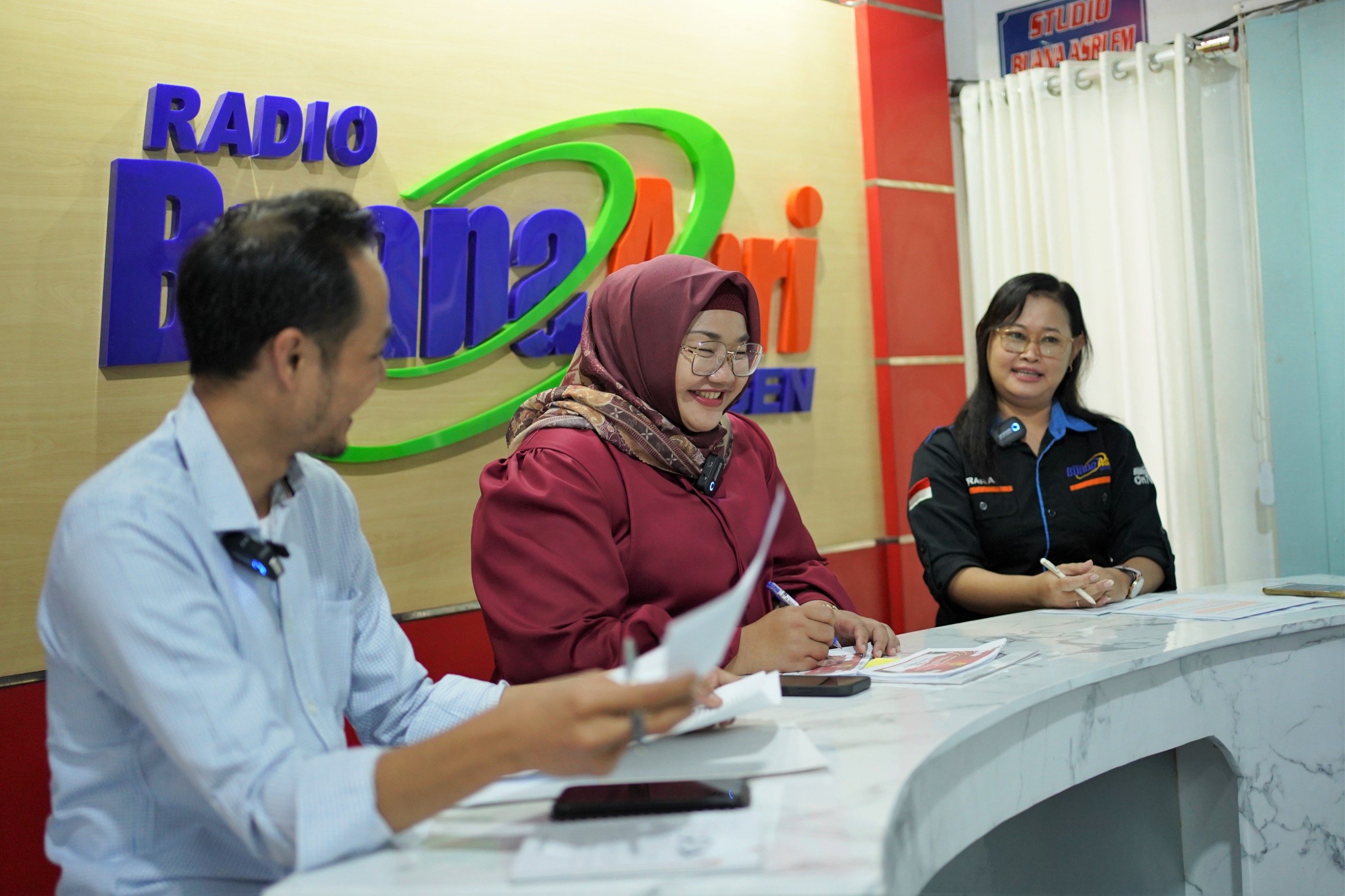 KAWAL TAHAPAN PEMILU 2024, LPPL BUANA ASRI SRAGEN TALKSHOW BUPATI DAN BAWASLU