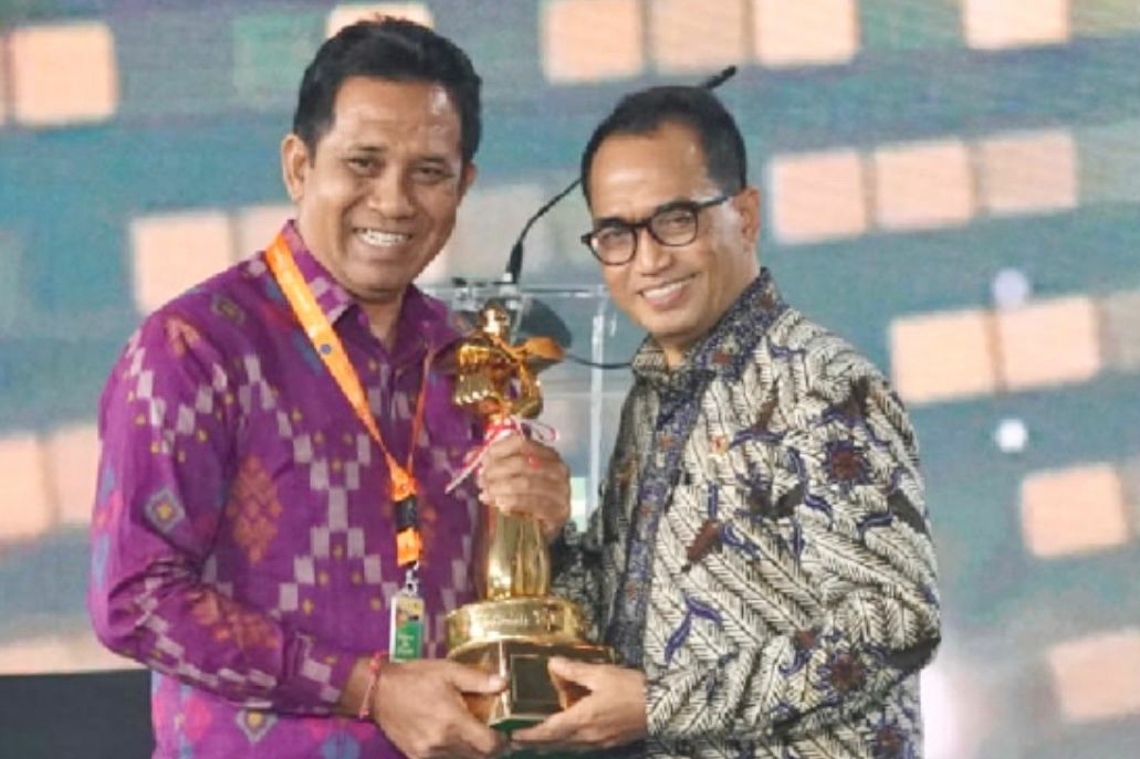 PEMKOT DENPASAR RAIH PENGHARGAAN NASIONAL WAHANA TATA NUGRAHA