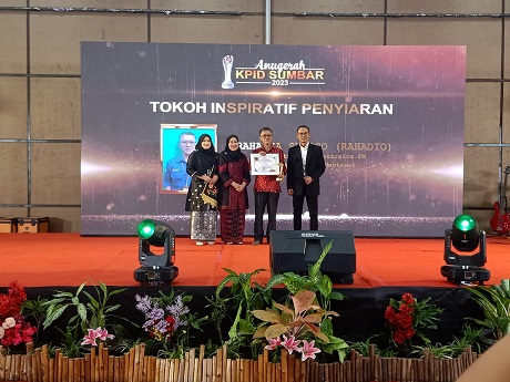 KETUA IJTI SUMBAR MENILAI TEPAT RAHADIO TOKOH INSPIRATIF PENYIARAN KPID SUMBAR 2023