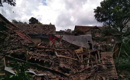 GEMPABUMI TEKTONIK M5,6 DI SUKABUMI, JAWA BARAT, TIDAK BERPOTENSI TSUNAMI